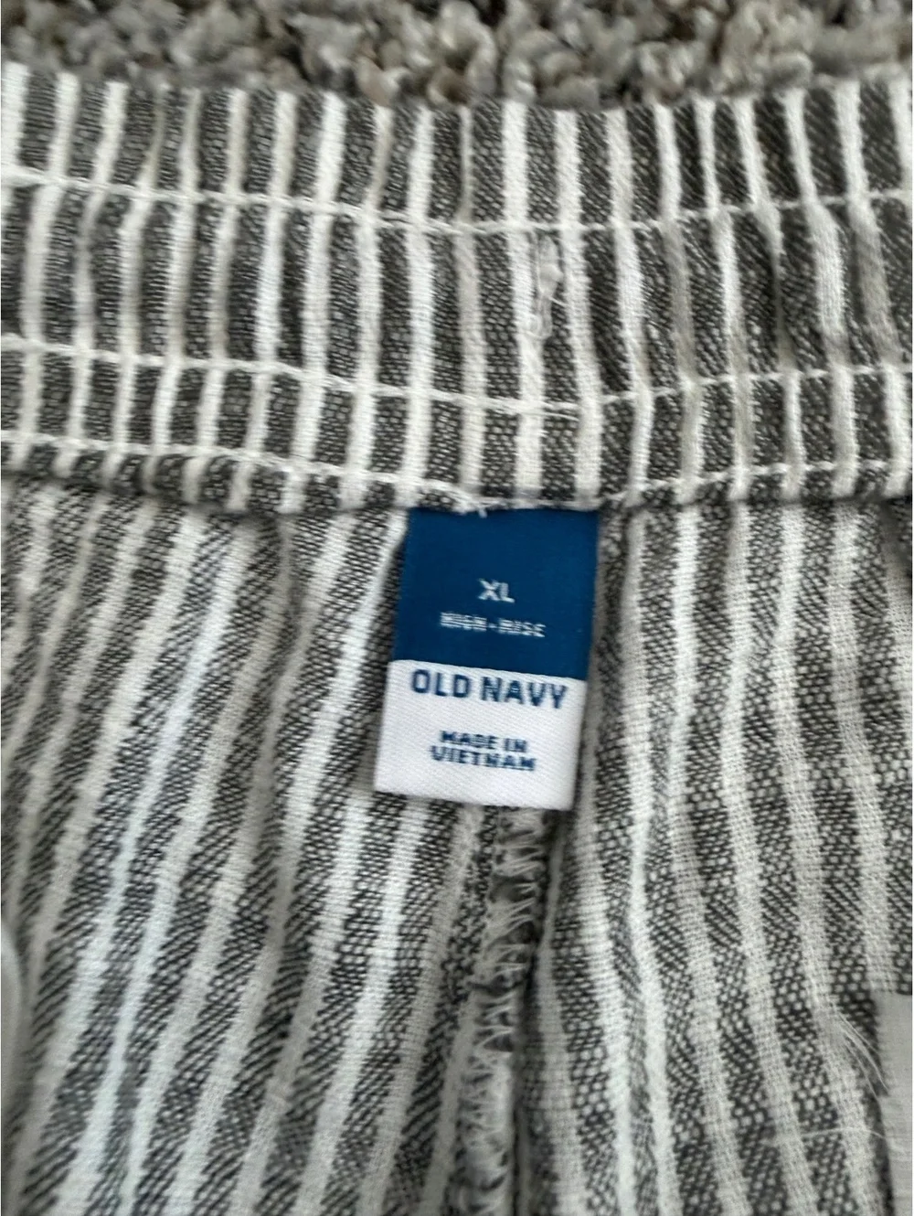 Old Navy NWT Linen Blend Gray/White Striped Pull On Elastic Waist Shorts Size XL